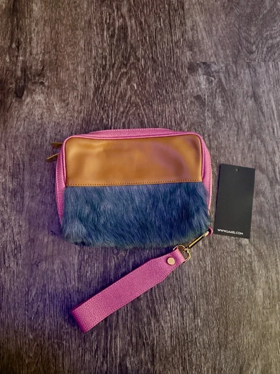 NWT LAAEL Pink Fur Large Zip Wristlet - Picture 6 of 7